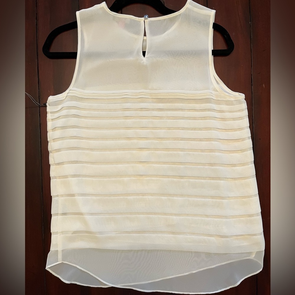 NWT Vince Camuto clean light new ivory sleeveless top - Picture 4 of 4